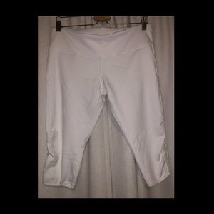 LULULEMON White knee length leggings